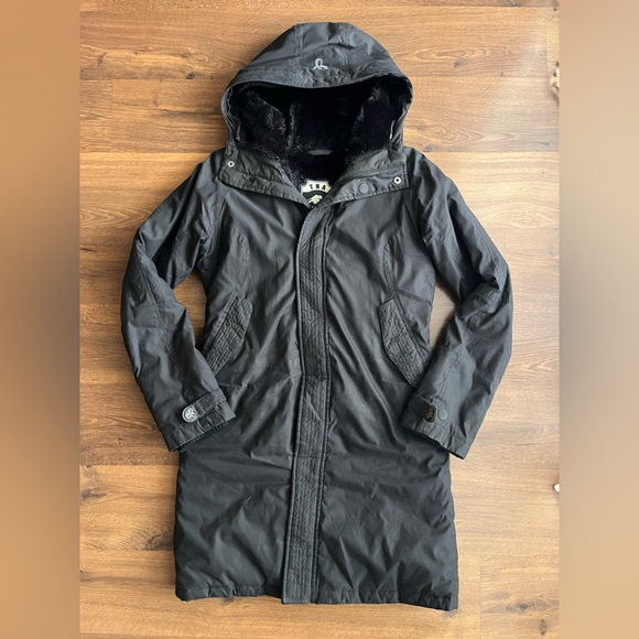 Aritzia Jackets & Blazers - TNA Black Parka Jacket 🖤❄️ | Size Small
